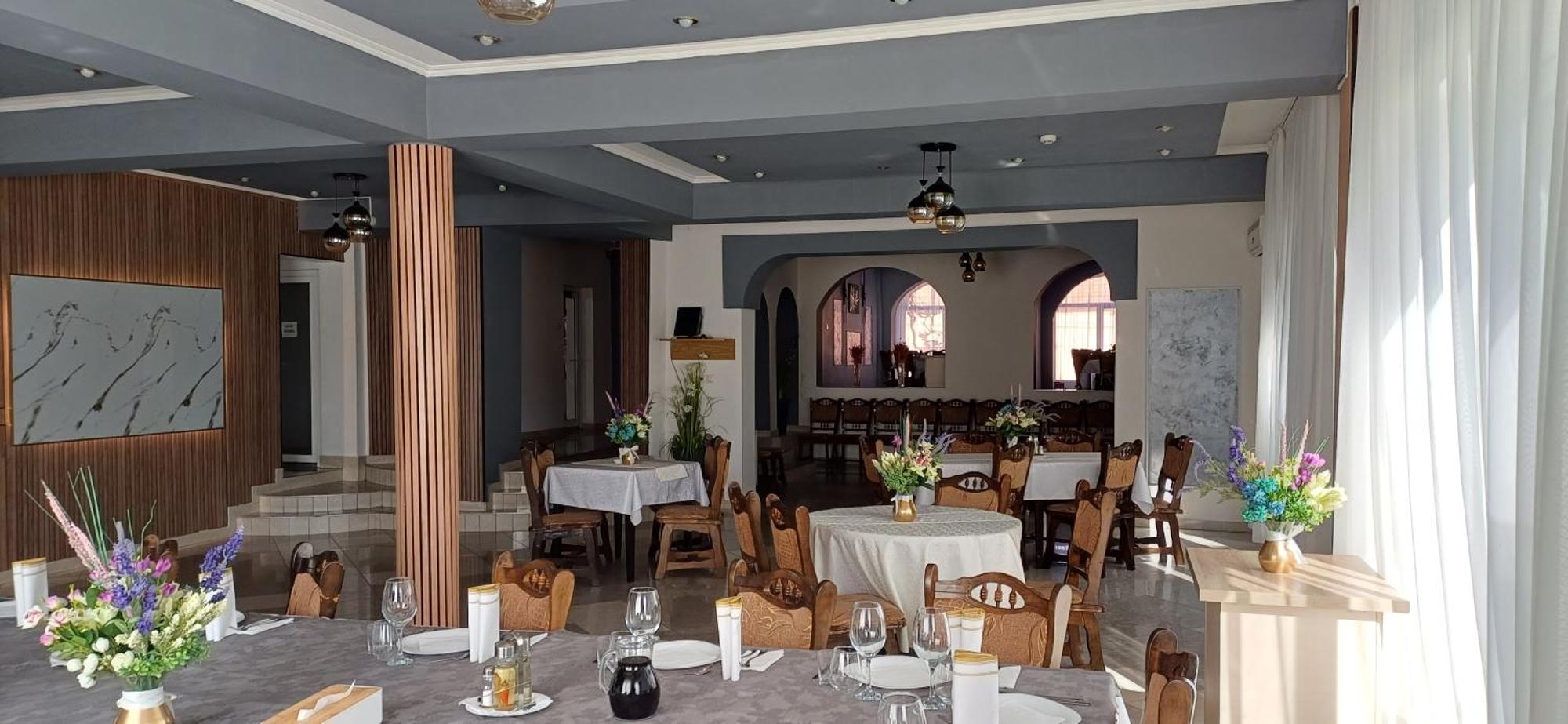 Hotel Perla Сату-Маре Екстер'єр фото